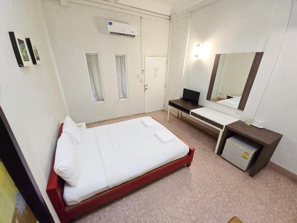 Rajata Hotel Bangkok Buitenkant foto