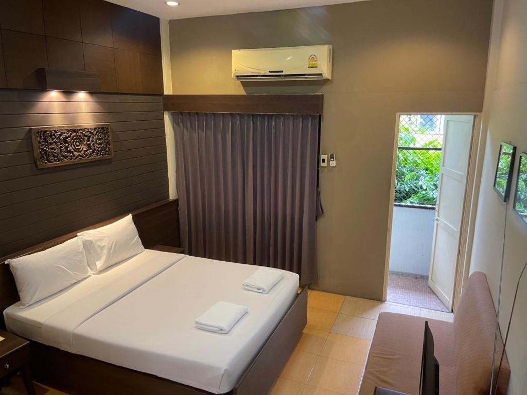 Rajata Hotel Bangkok Buitenkant foto