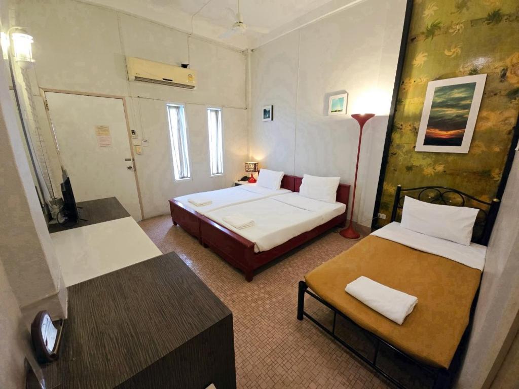 Rajata Hotel Bangkok Buitenkant foto