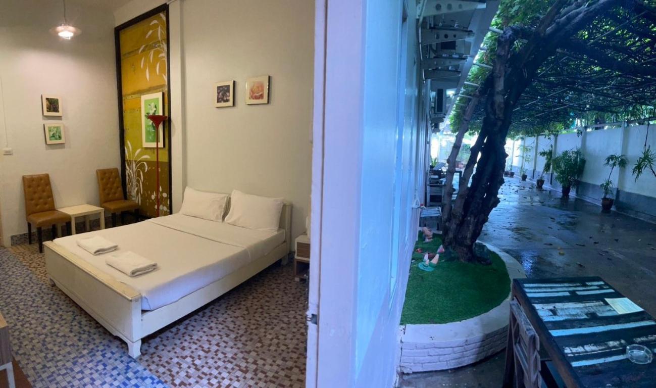 Rajata Hotel Bangkok Buitenkant foto