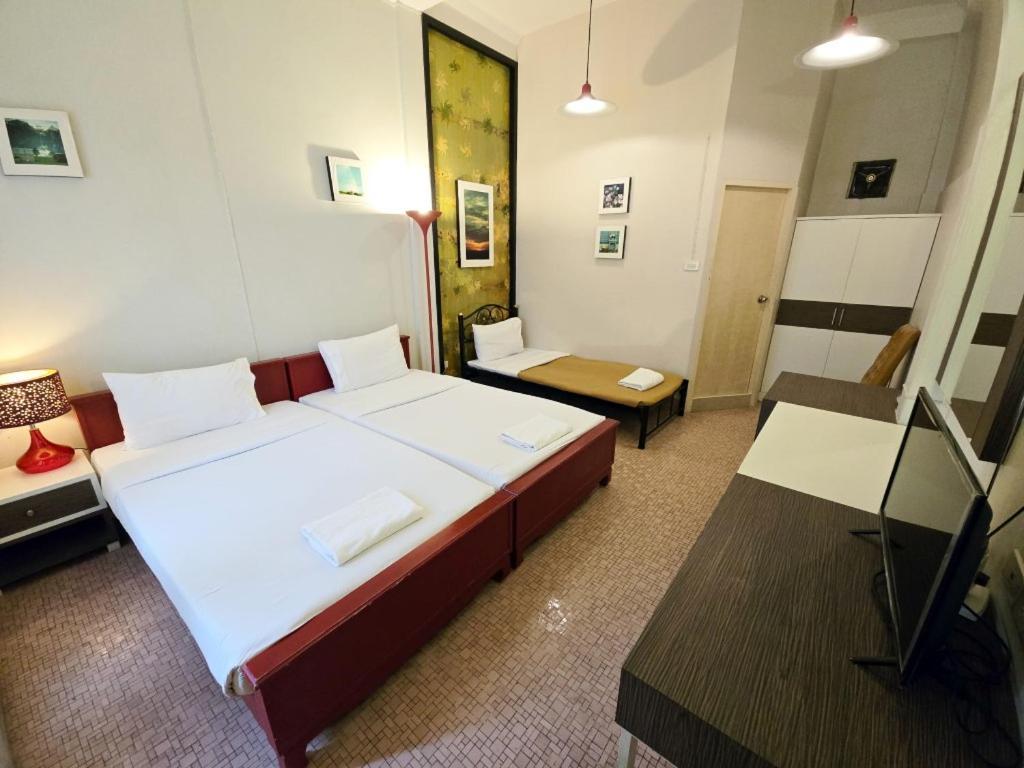 Rajata Hotel Bangkok Buitenkant foto